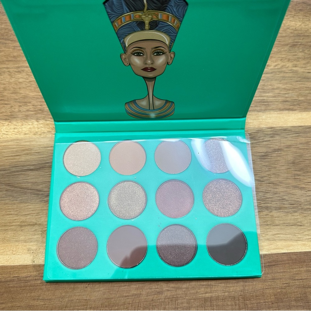 NEW-Juvias Place Eyeshadow Palatte-The Nubian